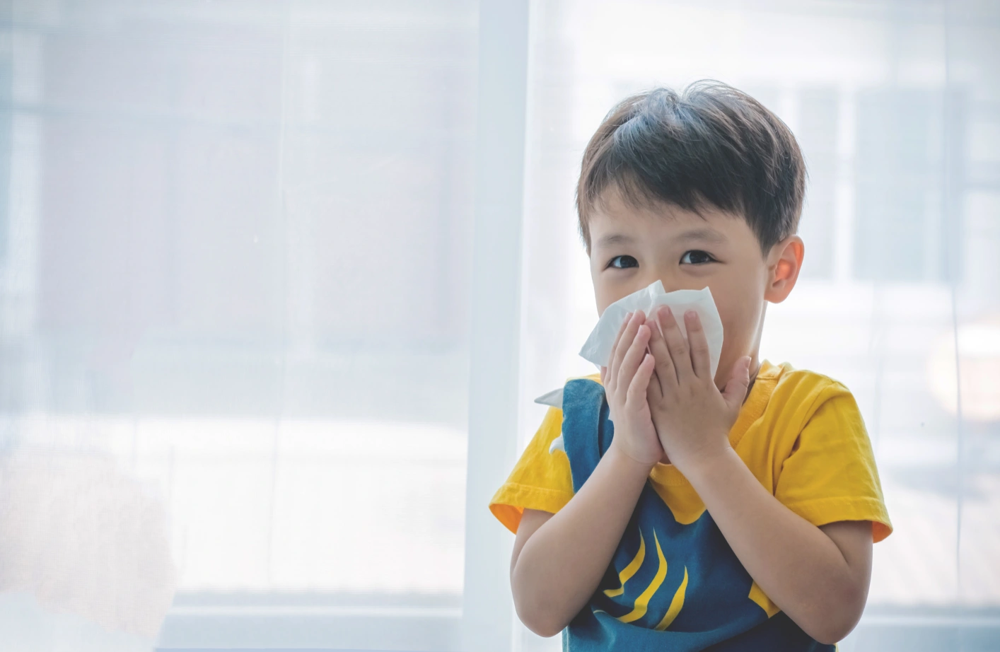 Mampu mengenali jenis batuk yang disebabkan oleh alergi akan memudahkan Ibu dalam memberikan penanganan yang tepat bagi si Kecil.